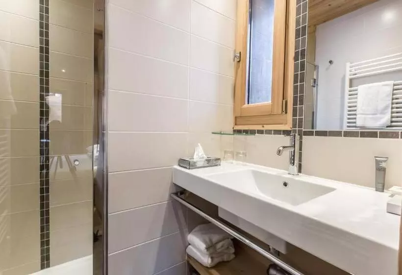 Comfort-huone, Chalet Hotel Crychar