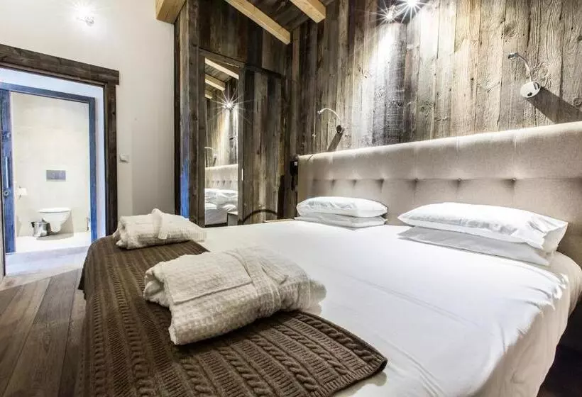 Perhesviitti, Chalet Hotel Crychar