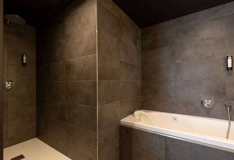 Номер Deluxe, Best Western Plus Monopole Metropole