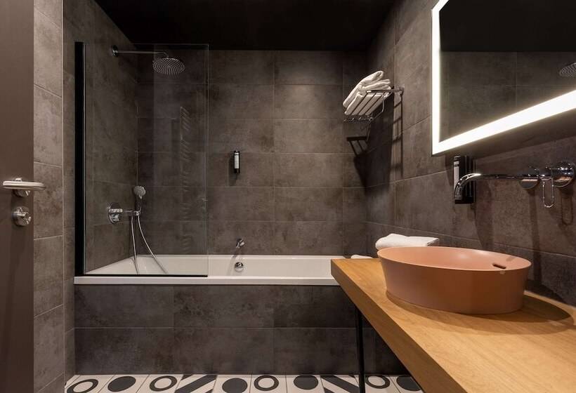 Номер Deluxe, Best Western Plus Monopole Metropole