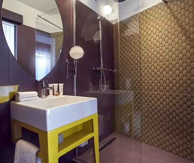 اتاق لوکس با چشم‌انداز, Grand Hôtel Du Midi Montpellier   Opéra Comédie
