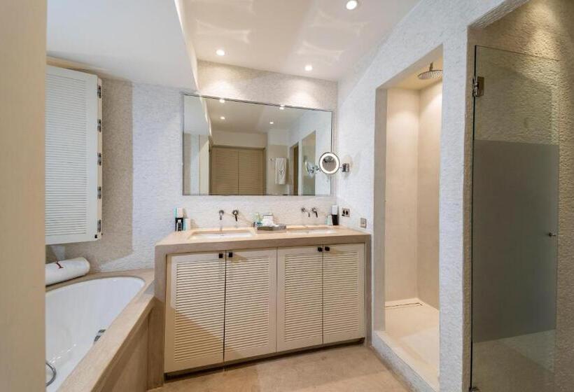 Классический Номер, Le Yaca Saint Tropez