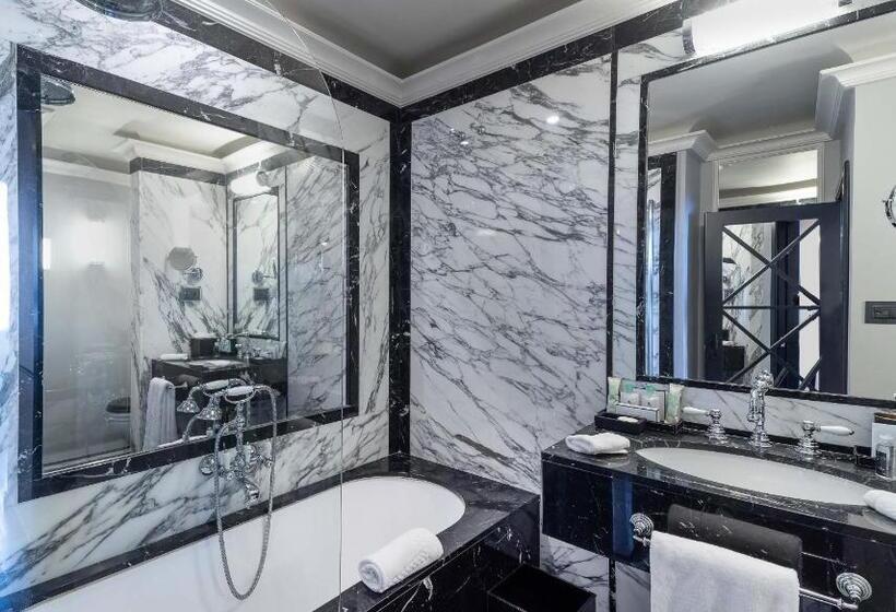 Классический Номер, Le Yaca Saint Tropez