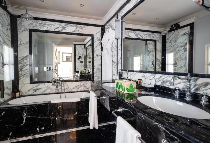 Люкс Дюплекс, Le Yaca Saint Tropez