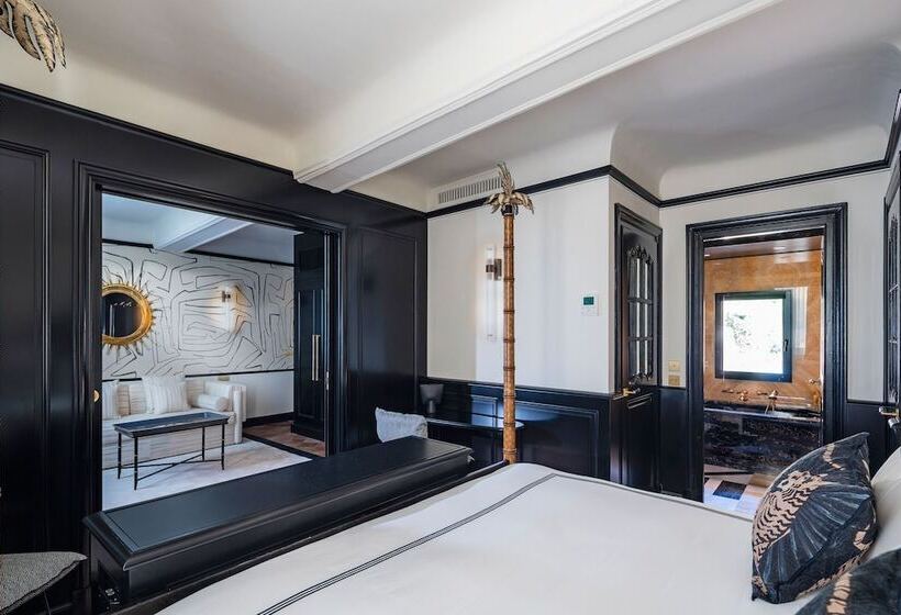 Полулюкс, Le Yaca Saint Tropez