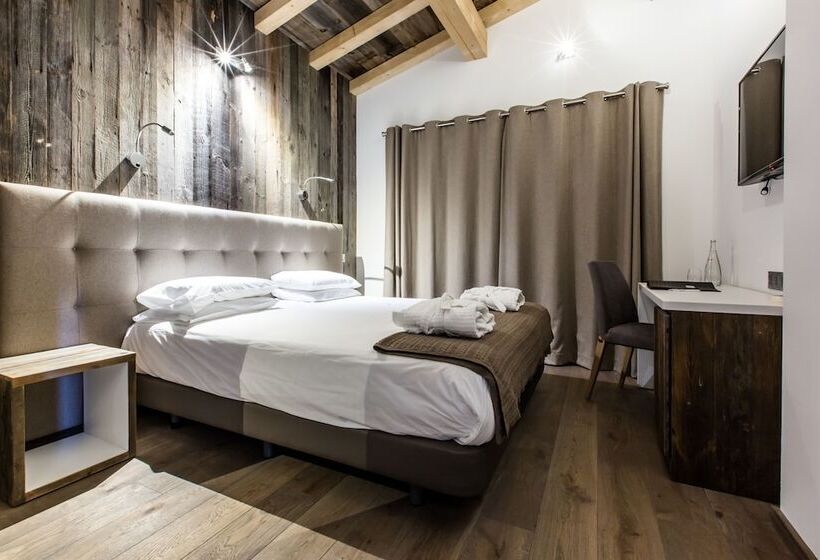 سوییت خانوادگی, Chalet Hotel Crychar