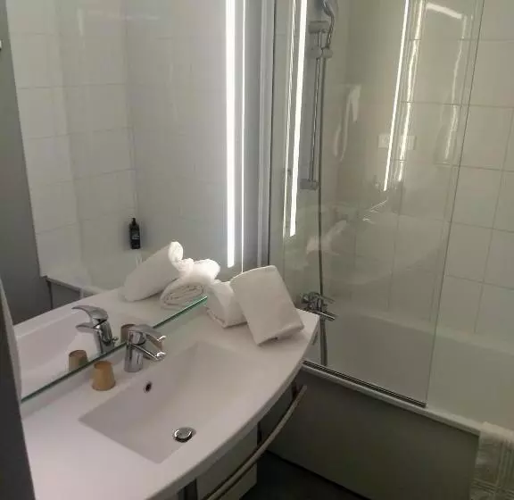 Chambre Standard, Ibis Ales Centreville
