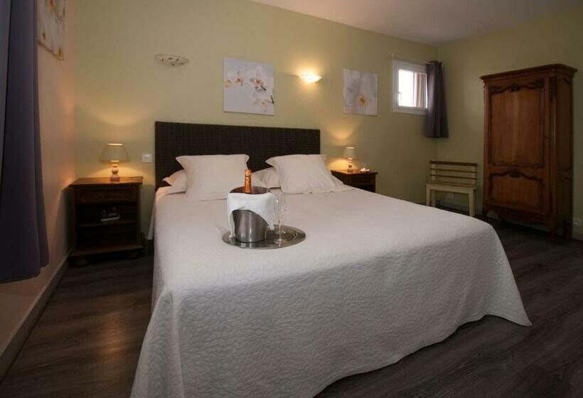 스탠다드 룸 강 전망, Logis Hôtel Restaurant Le Coq Hardi