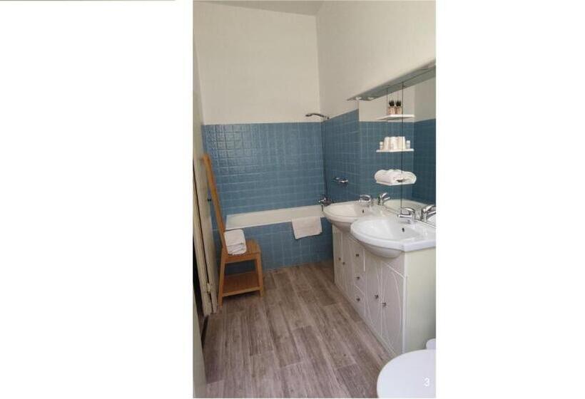 غرفة قياسية, Le Manoir