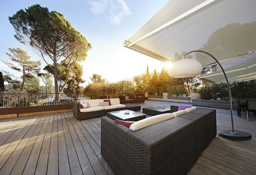 جناح مطلّ علي الحديقة, Le Pigonnet  Esprit De France