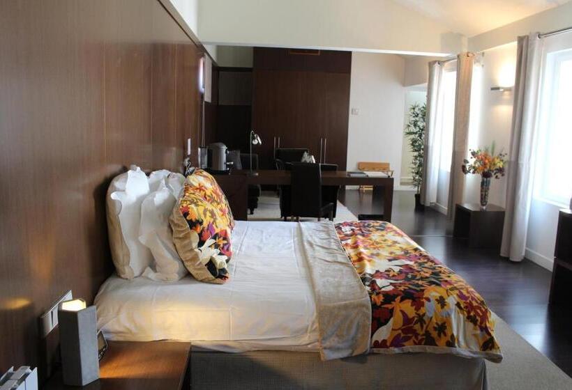 ハイドロマッサージバス付きスイート, Les Pleiades Hôtel Spa Restaurant