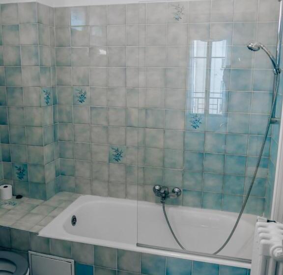 スタンダードトリプルルーム, Luxia