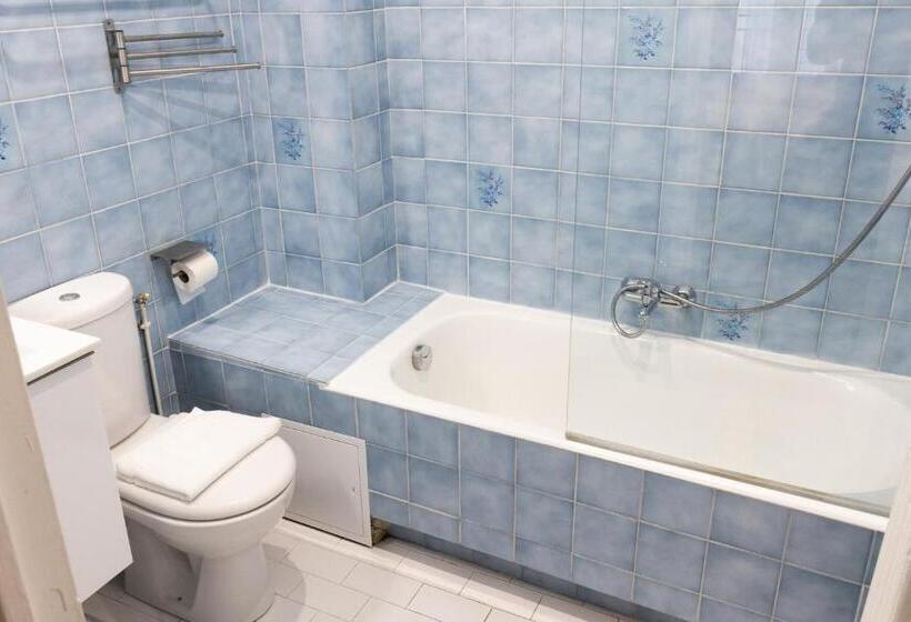 スタンダードトリプルルーム, Luxia