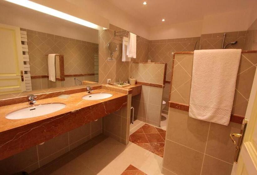 סוויטה משפחתית, Moderne Et Pigeon