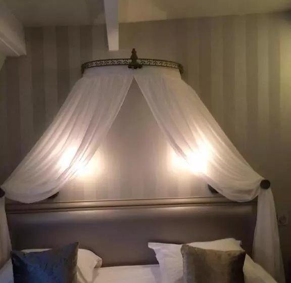 ロマンチックな部屋, Monceau Wagram