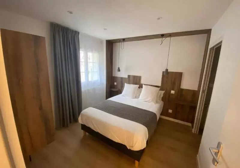 Habitación Estándar, Restaurant Noblia