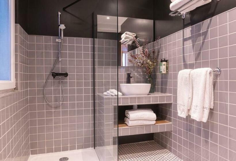 اتاق خانوادگی, 29 Lepic