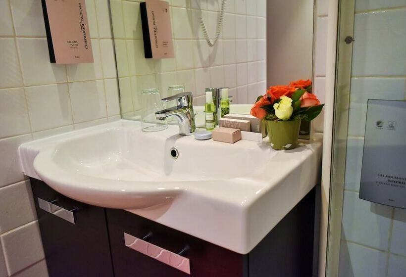 اتاق استاندارد یک نفره, 29 Lepic