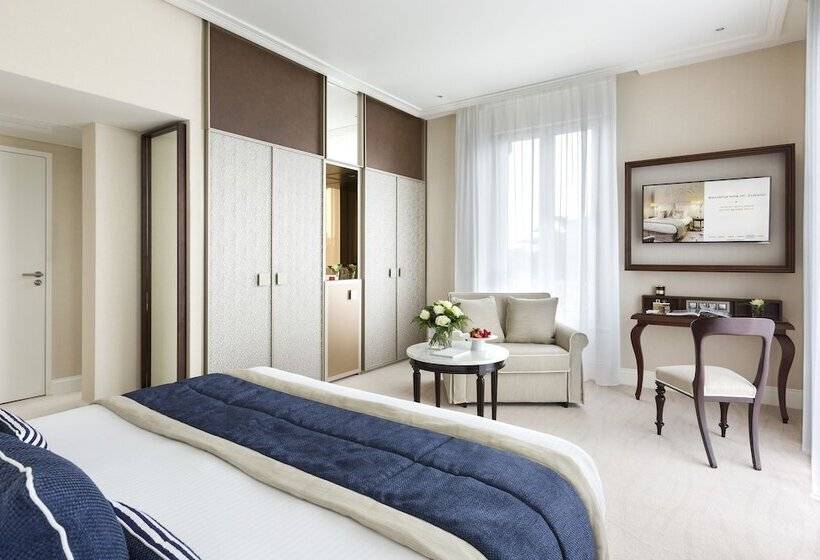 Номер Deluxe Вид на Море, Barriere Le Royal La Baule