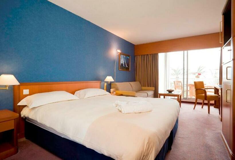 패밀리 룸, Cannes Montfleury