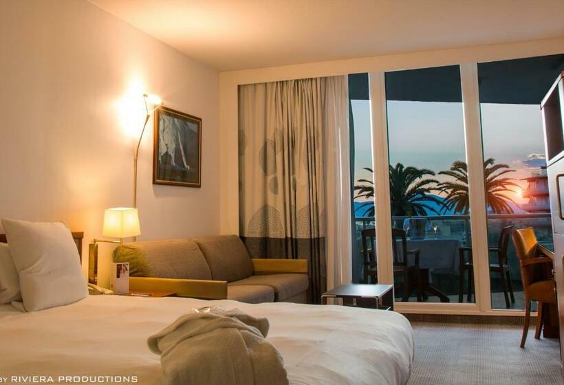 패밀리 룸, Cannes Montfleury