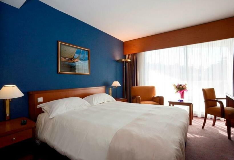 이그제큐티브 룸, Cannes Montfleury