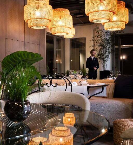 اتاق لوکس خانوادگی, Hôtel De Sers Champs Elysées Paris