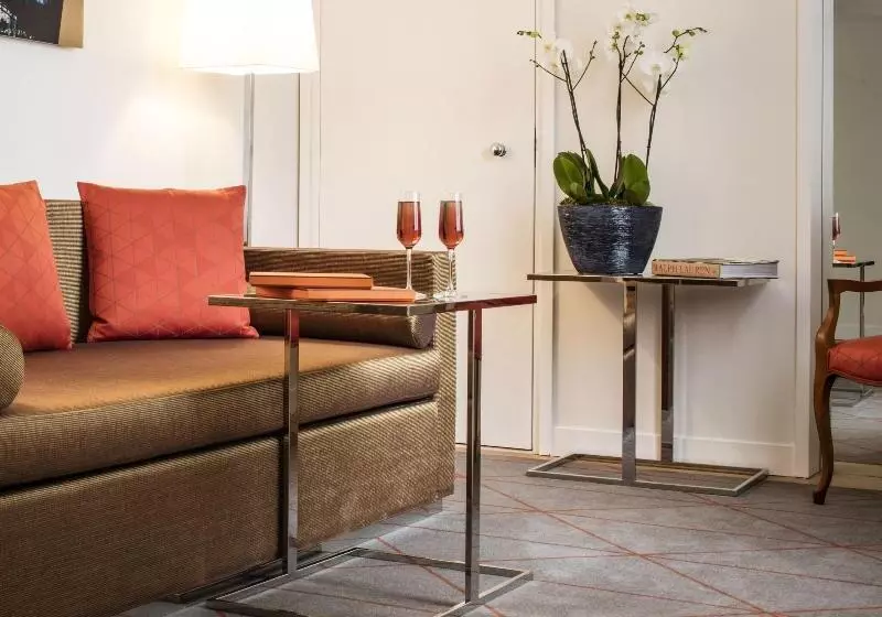 سوییت اجرایی, Hôtel De Sers Champs Elysées Paris