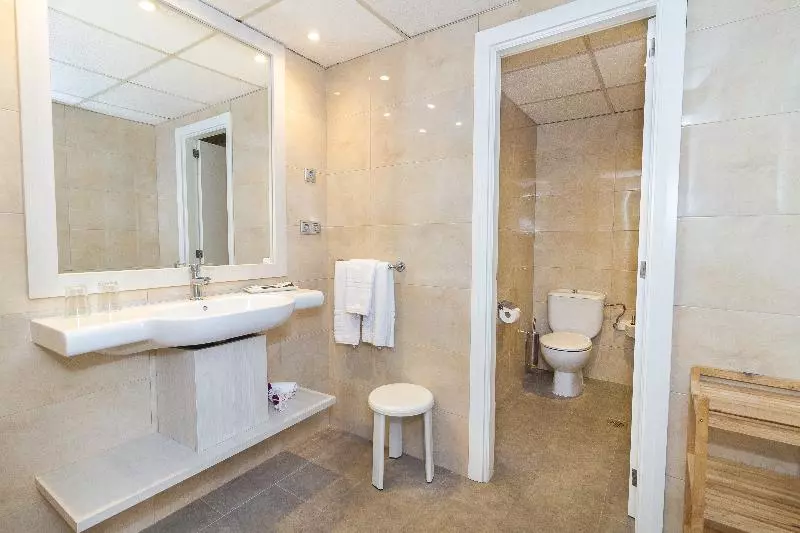 سوییت اجرایی, Hôtel De Sers Champs Elysées Paris