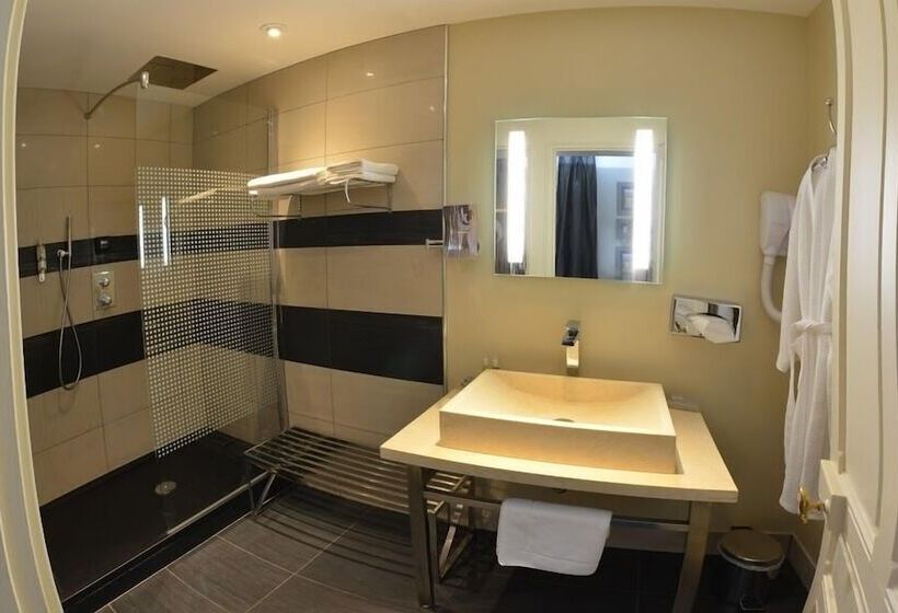 جناح عائلي, Domaine De Joinville