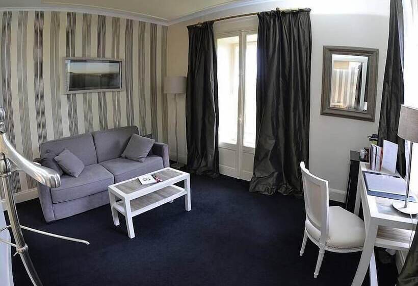 جناح عائلي, Domaine De Joinville