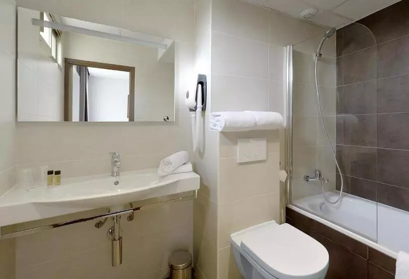 Quarto Basic com Varanda, Esprit D Azur