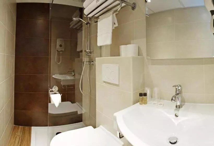 Quarto Basic com Varanda, Esprit D Azur