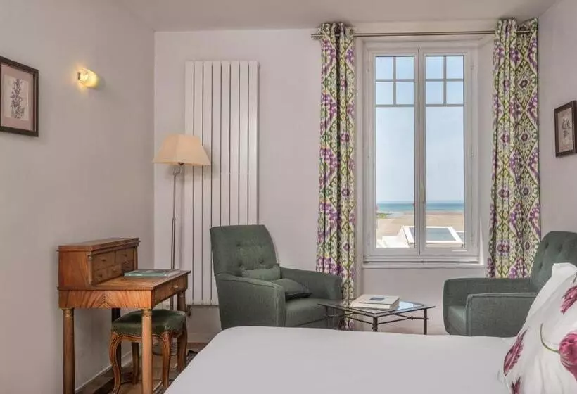 オーシャンビュークラシックルーム, Hôtel De La Plage