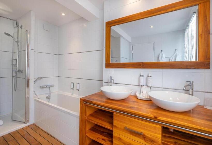 Номер Deluxe Вид на Море, Hôtel De La Plage