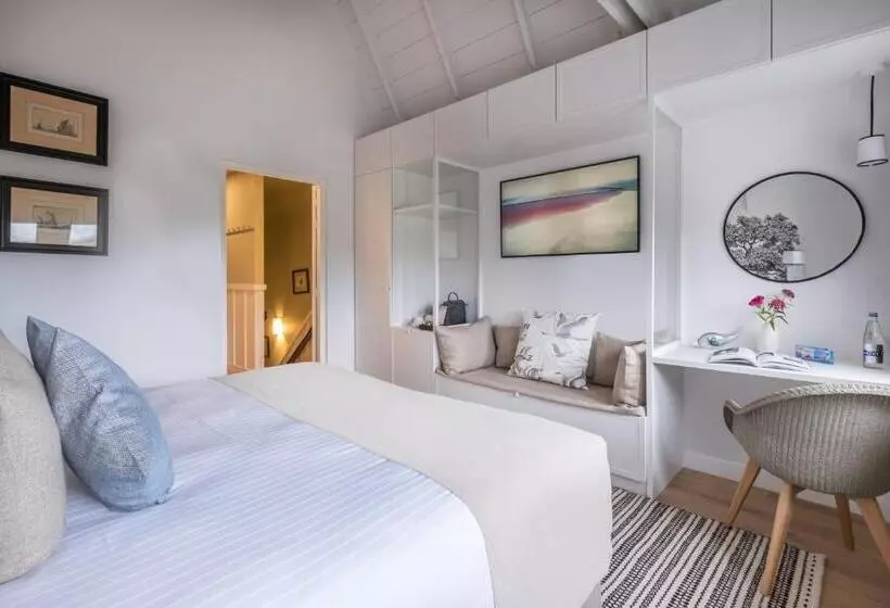 Huoneisto 1 Makuuhuone Puutarhanäkymä, Hôtel De La Plage