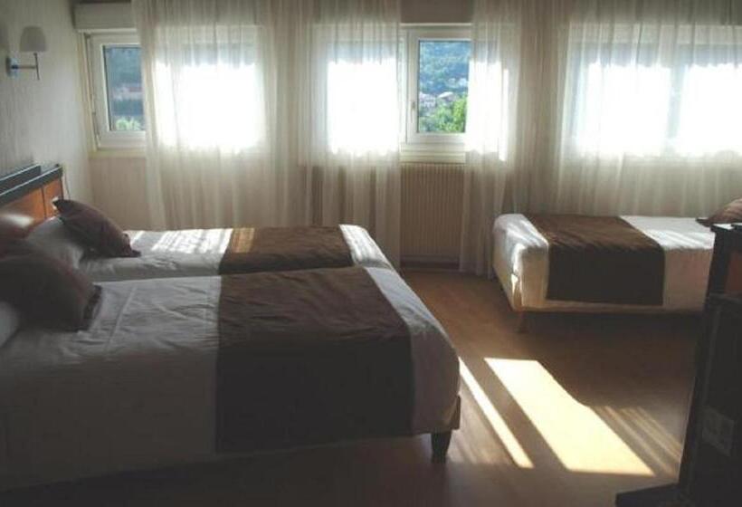 غرفة قياسية ثلاثية, Hôtel Saint Hubert
