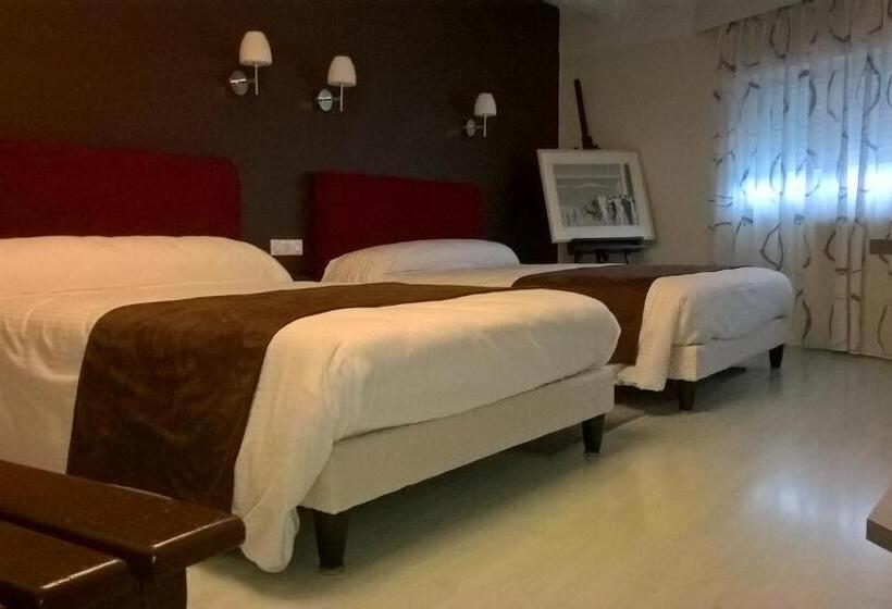 חדר סטנדרט לארבעה, Hôtel Saint Hubert