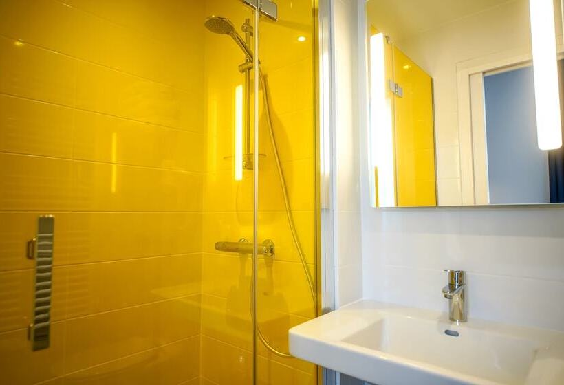 Номер Стандарт, Ibis Styles Saumur Gare Centre