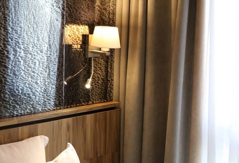 스탠다드 룸, Le Saintaubert