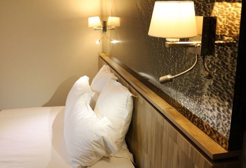 스탠다드 룸, Le Saintaubert