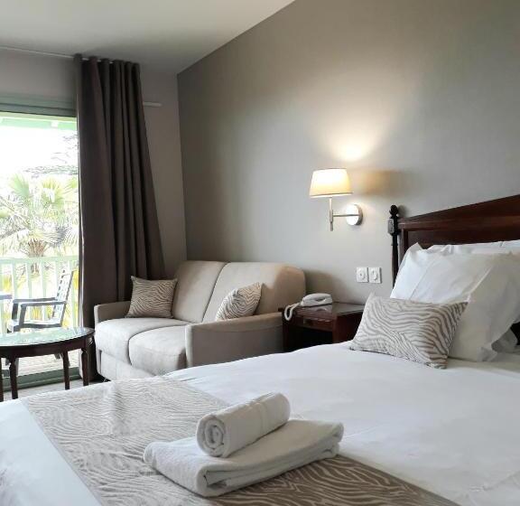 家庭间, Logis Hôtels  Hôtel Et Restaurant Domaine De Fompeyre