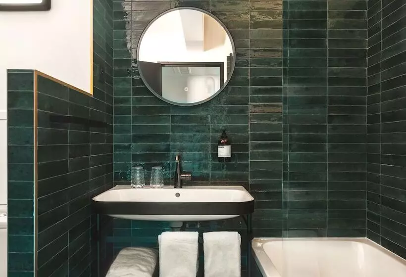 Comfort-huone, Maisons Du Monde Hôtel & Suites La Rochelle Vieux Port