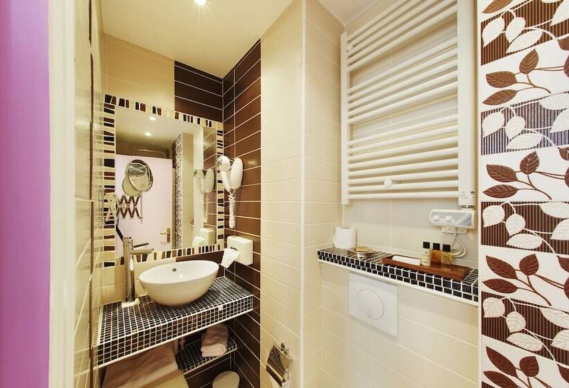 スタンダードルーム, Poussin