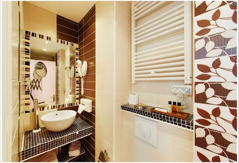 スーペリアールーム, Poussin