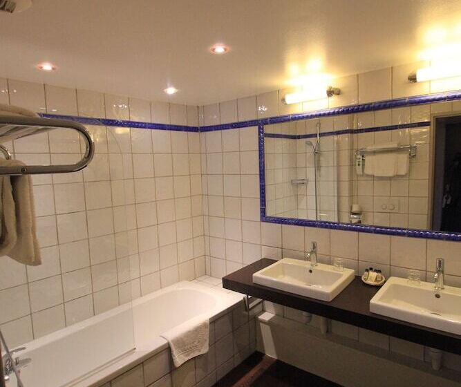 חדר משפחתי, Saint Christophe