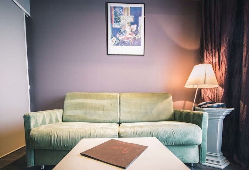 חדר משפחתי, Saint Christophe