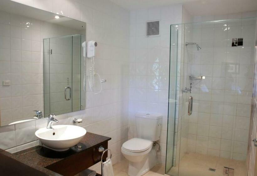Executive Room King Size Bed, Tanoa Waterfront