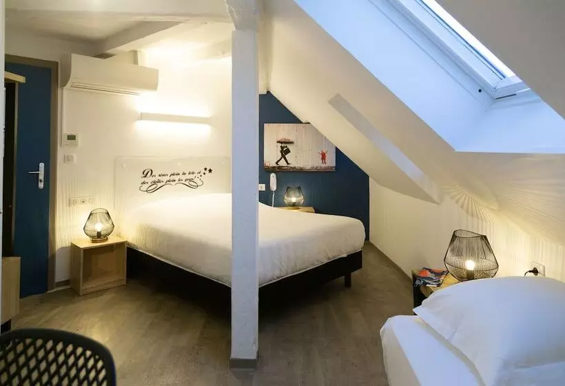Economy Triple Room, Victoria