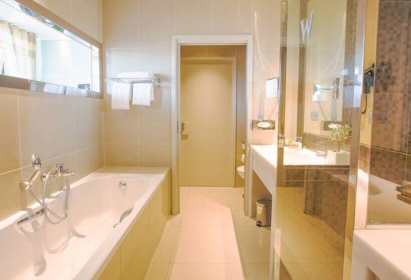 جناح جونيور مطلّ علي البحر, Westminster Hotel & Spa Nice